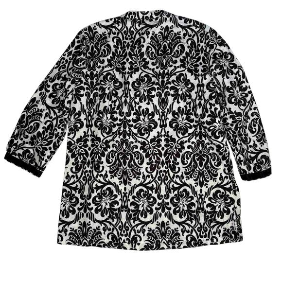 Jones New York Sport Womens Medium Tunic Top Black White Damask Print 3/4 Sleeve - Picture 2 of 11